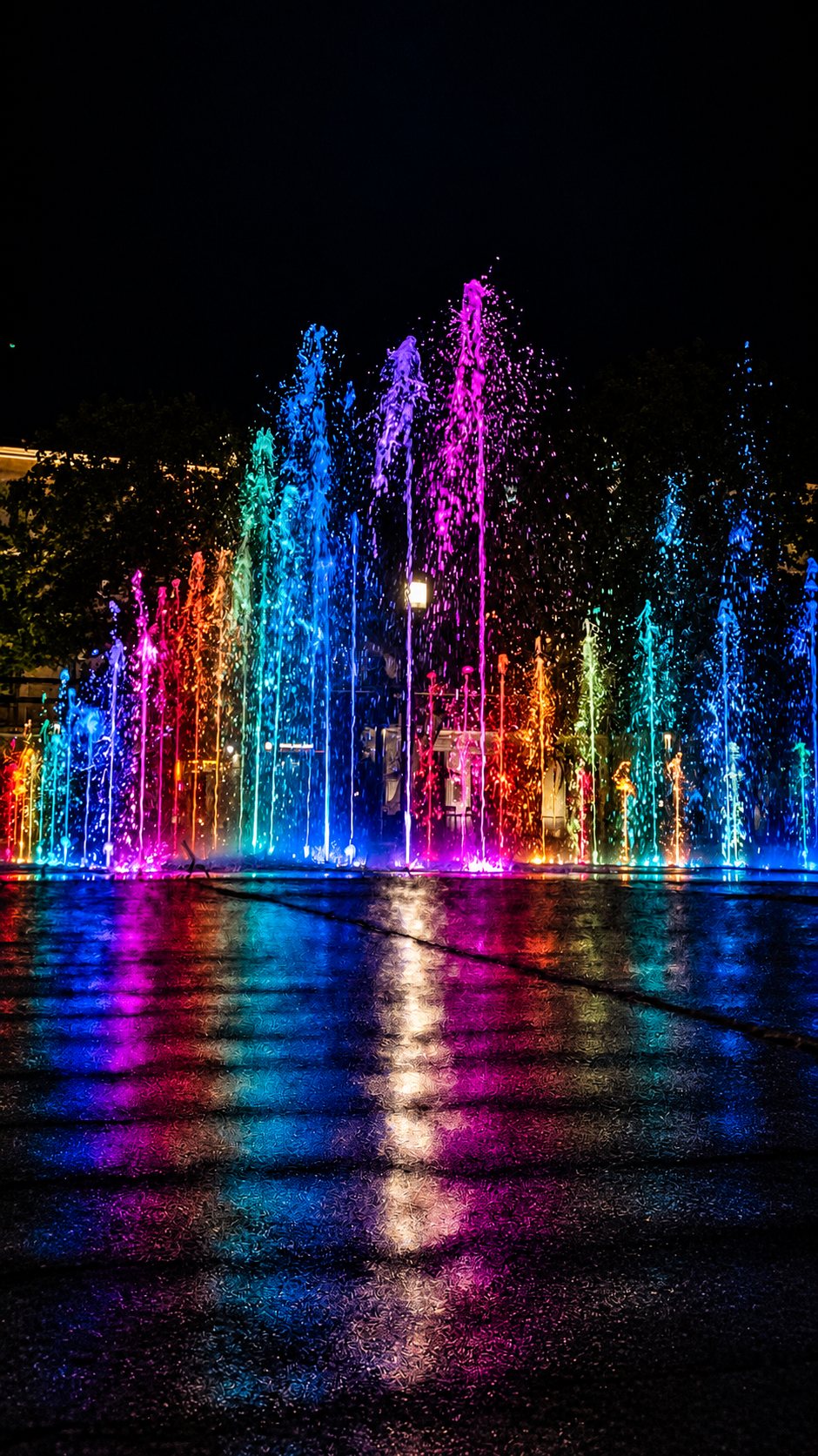 Spectacle son et lumière de la fontaine musicale de Béziers